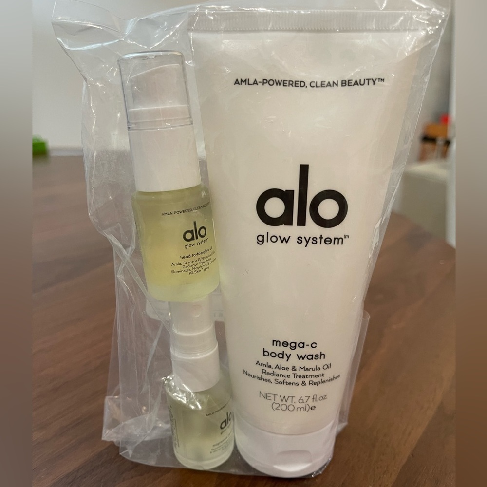Alo Glow System Body Wash, Glow Oil and Spray Trio Set